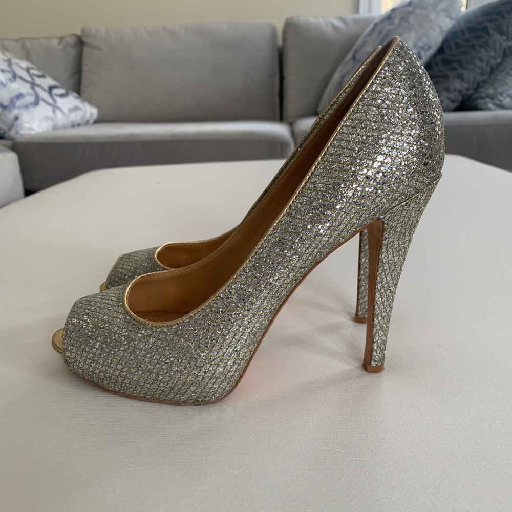 Badgley Mischka glitter open toe pumps